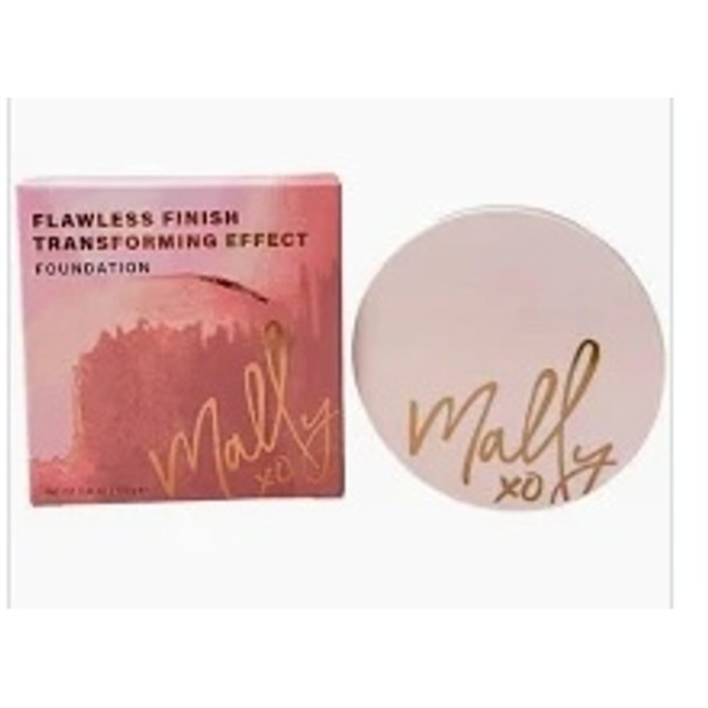 Mally Flawless Finish Transforming Effect Foundation Cream to Powder Compact